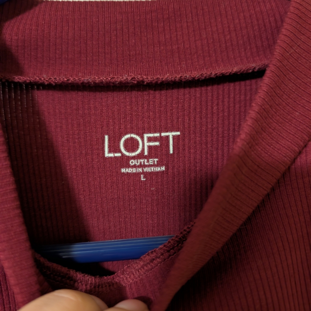 LOFT Ribbed Crewneck Top in Burgundy
